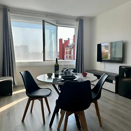 Hidden Style Urban Loft Near Venice דירה *